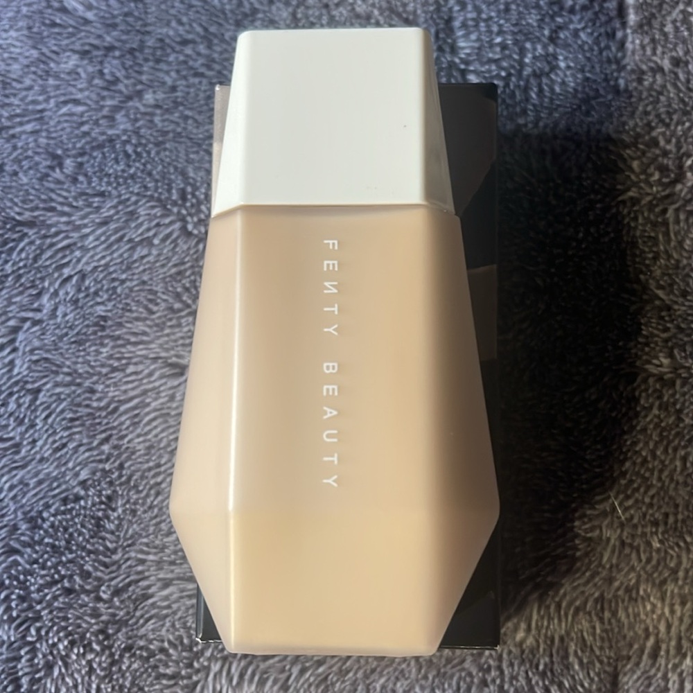 Fenty Shade 8 Eaze Drop Blurring Skin Tint - Picture 5 of 6